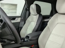 Porsche Cayenne Base AWD 2026