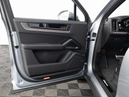 Porsche Cayenne Base AWD 2026