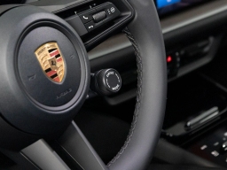 Porsche Cayenne Base AWD 2026