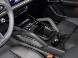 Porsche Cayenne Base AWD 2026