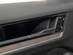 Porsche Cayenne Base AWD 2026