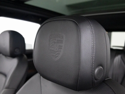 Porsche Cayenne Base AWD 2026