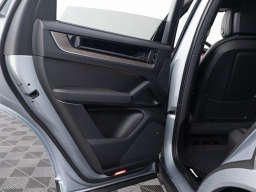 Porsche Cayenne Base AWD 2026