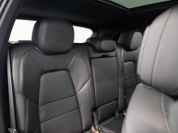 Porsche Cayenne Base AWD 2026