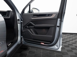 Porsche Cayenne Base AWD 2026
