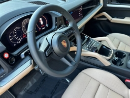 Porsche Cayenne Base AWD 2026