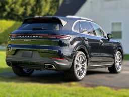 Porsche Cayenne Base AWD 2026