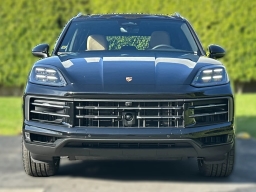 Porsche Cayenne Base AWD 2026