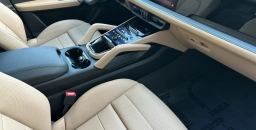 Porsche Cayenne Base AWD 2026