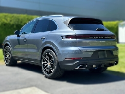 Porsche Cayenne Base AWD 2026