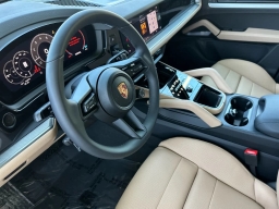 Porsche Cayenne Base AWD 2026