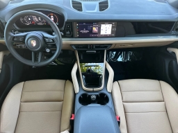 Porsche Cayenne Base AWD 2026