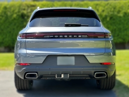 Porsche Cayenne Base AWD 2026