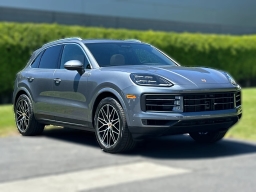 Porsche Cayenne Base AWD 2026