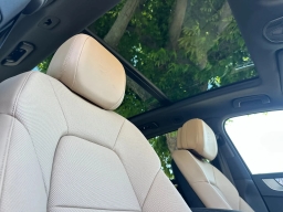 Porsche Cayenne Base AWD 2026