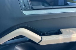 Porsche Cayenne Base AWD 2026