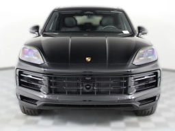 Porsche Cayenne Base AWD 2026