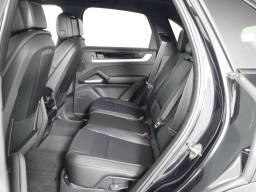 Porsche Cayenne Base AWD 2026