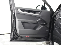 Porsche Cayenne Base AWD 2026