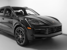 Porsche Cayenne Base AWD 2026