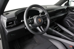 Porsche Macan Electric 4 AWD 2026