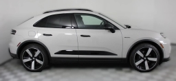 Porsche Macan Electric 4 AWD 2026