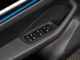 Porsche Macan Electric 4 AWD 2026