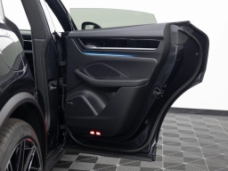 Porsche Macan Electric 4 AWD 2026