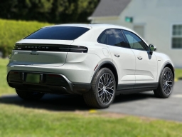Porsche Macan Electric 4 AWD 2026