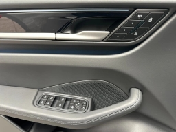 Porsche Macan Electric 4 AWD 2026