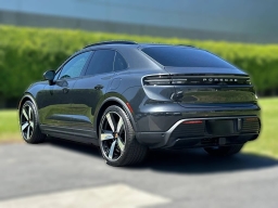 Porsche Macan Electric 4 AWD 2026