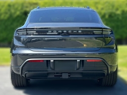 Porsche Macan Electric 4 AWD 2026