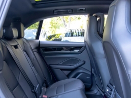 Porsche Macan Electric 4 AWD 2026