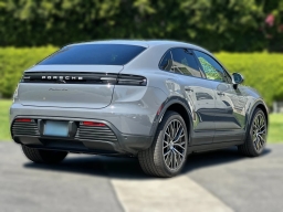 Porsche Macan Electric 4S AWD 2026