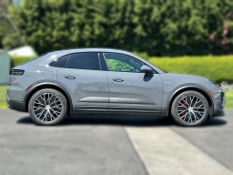 Porsche Macan Electric 4S AWD 2026