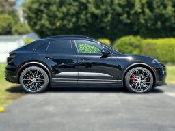 Porsche Macan Electric 4S AWD 2026
