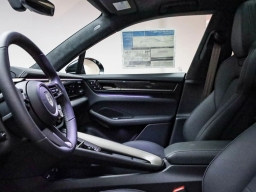 Porsche Macan Electric Turbo AWD 2026