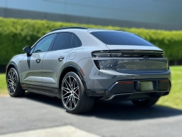 Porsche Macan Electric Turbo AWD 2026