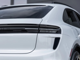 Porsche Macan Electric Turbo AWD 2025