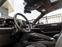 Porsche Macan Electric Turbo AWD 2026