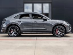 Porsche Macan Electric Turbo AWD 2026