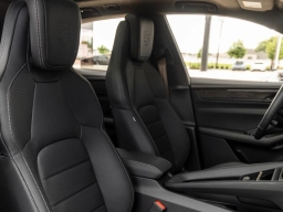 Porsche Macan Electric Turbo AWD 2026