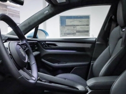 Porsche Macan Electric Turbo AWD 2025