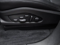 Porsche Macan Electric Turbo AWD 2025