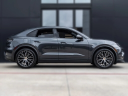Porsche Macan Electric RWD 2026