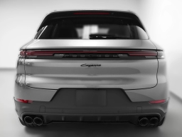 Porsche Cayenne E-Hybrid AWD 2026