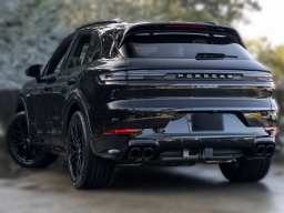 Porsche Cayenne E-Hybrid AWD 2026