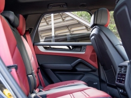 Porsche Cayenne E-Hybrid AWD 2026