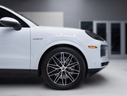 Porsche Cayenne E-Hybrid AWD 2026