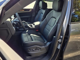 Porsche Cayenne E-Hybrid AWD 2026